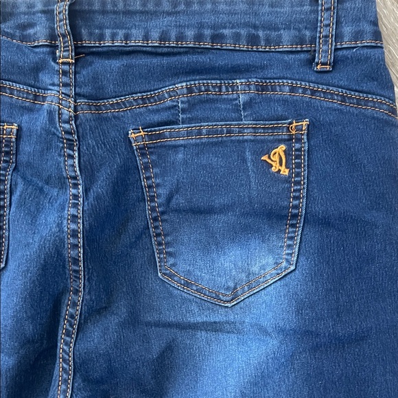 VIP Women's Slim Fit Jeans in Dark Blue EUC - Picture 7 of 8